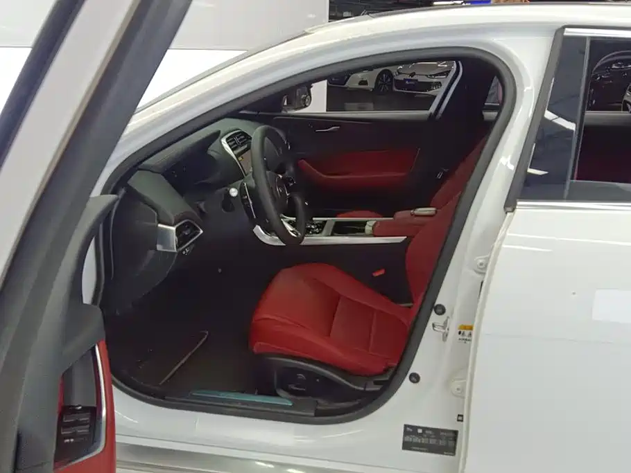 Jaguar XEL — миниатюра 9