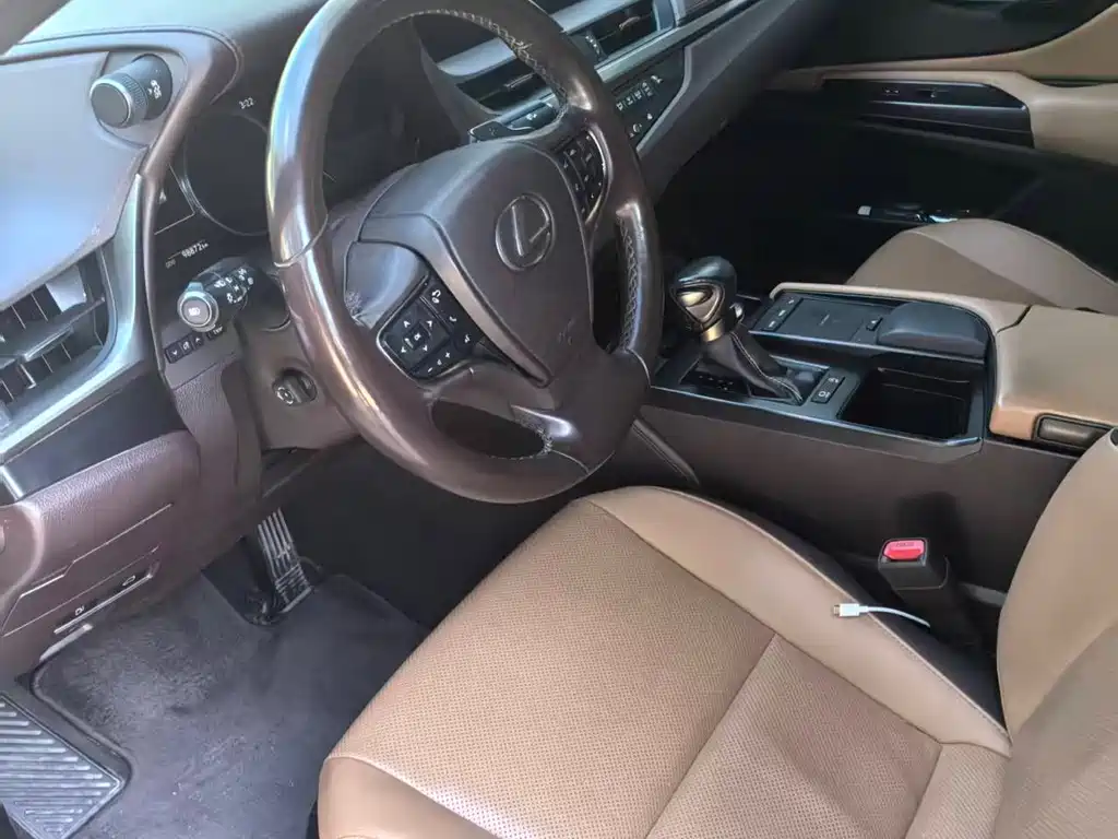 Lexus ES — миниатюра 6