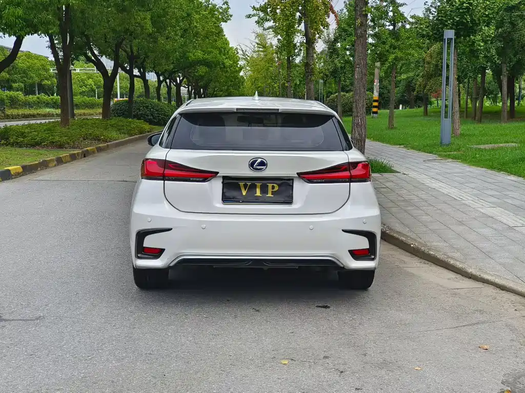 Lexus CT — миниатюра 8