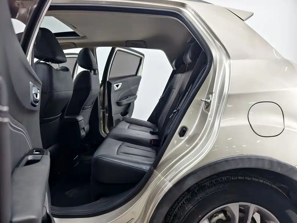 Geely Vision X3 — миниатюра 13