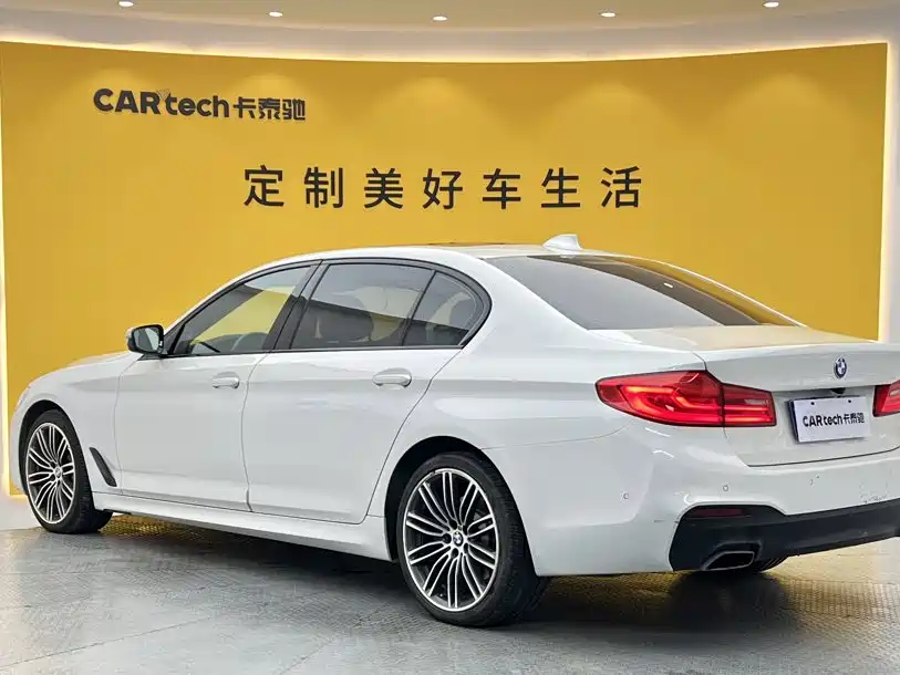 BMW 5 Series — миниатюра 6