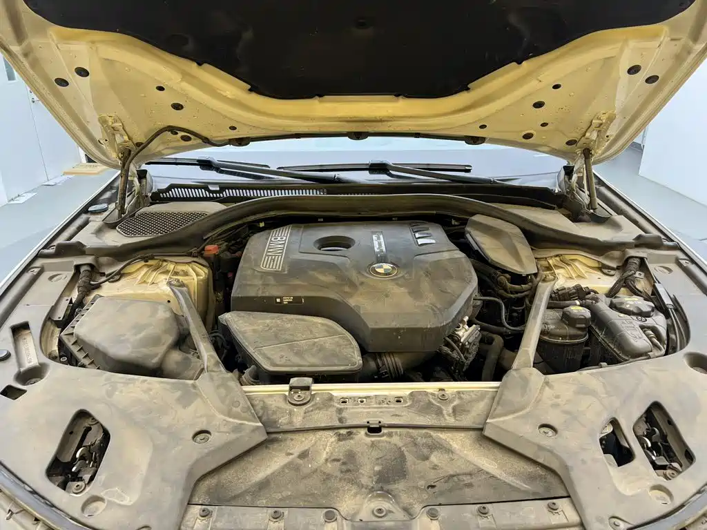 BMW 5 Series — миниатюра 11
