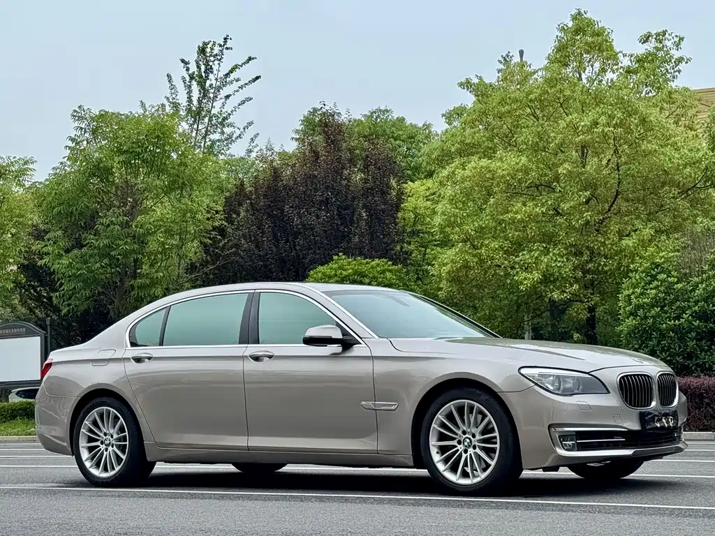 BMW 7 Series 7 2013 740Li Lead