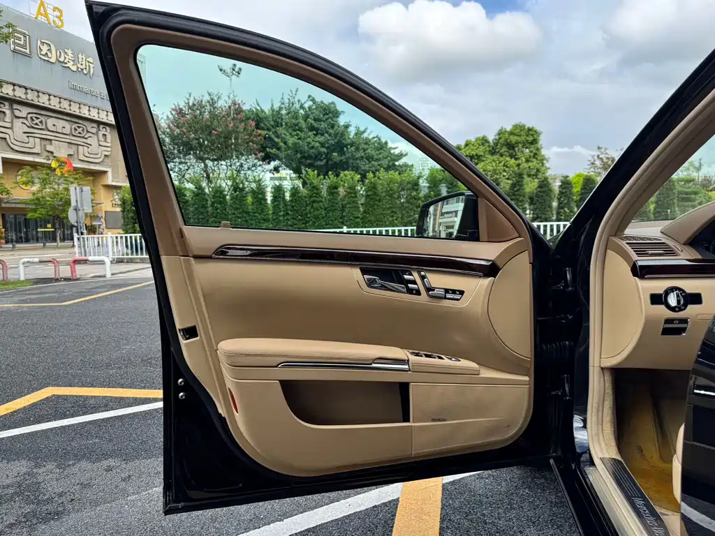 Mercedes-Benz S-Class — миниатюра 21