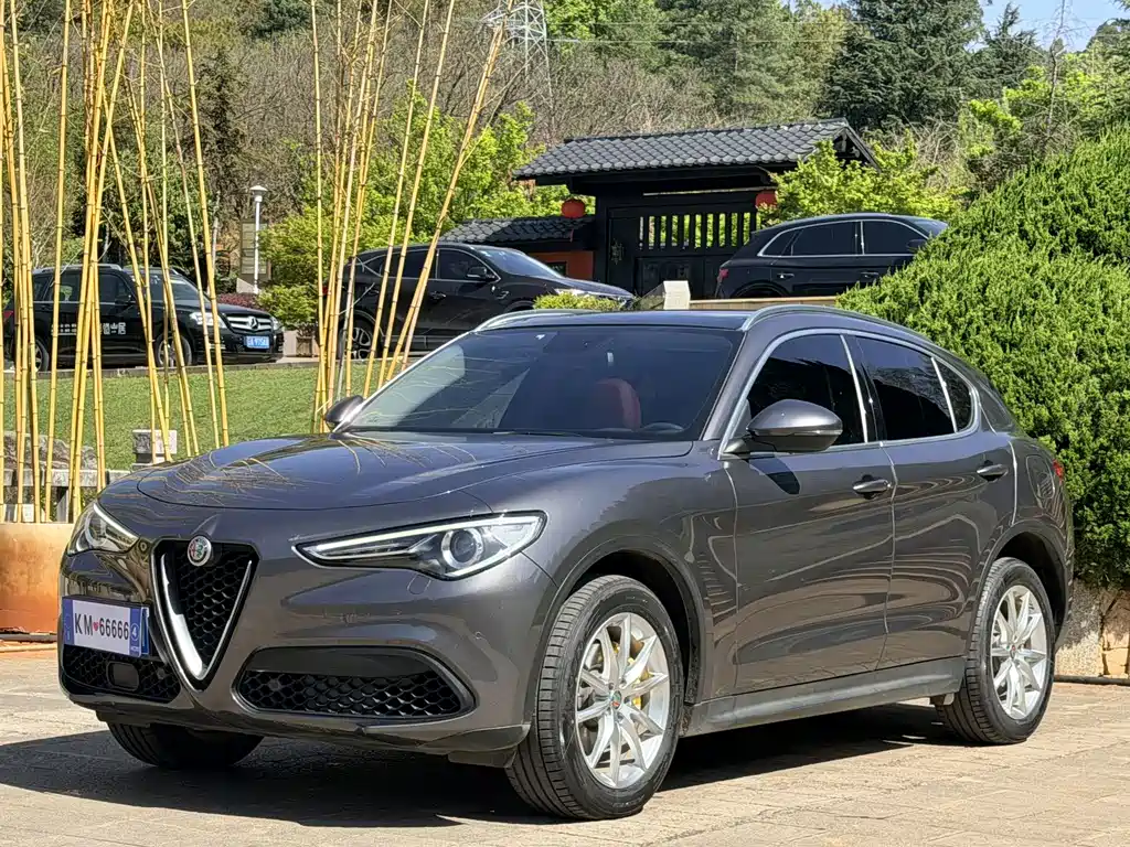 Alfa Romeo Stelvio 2020