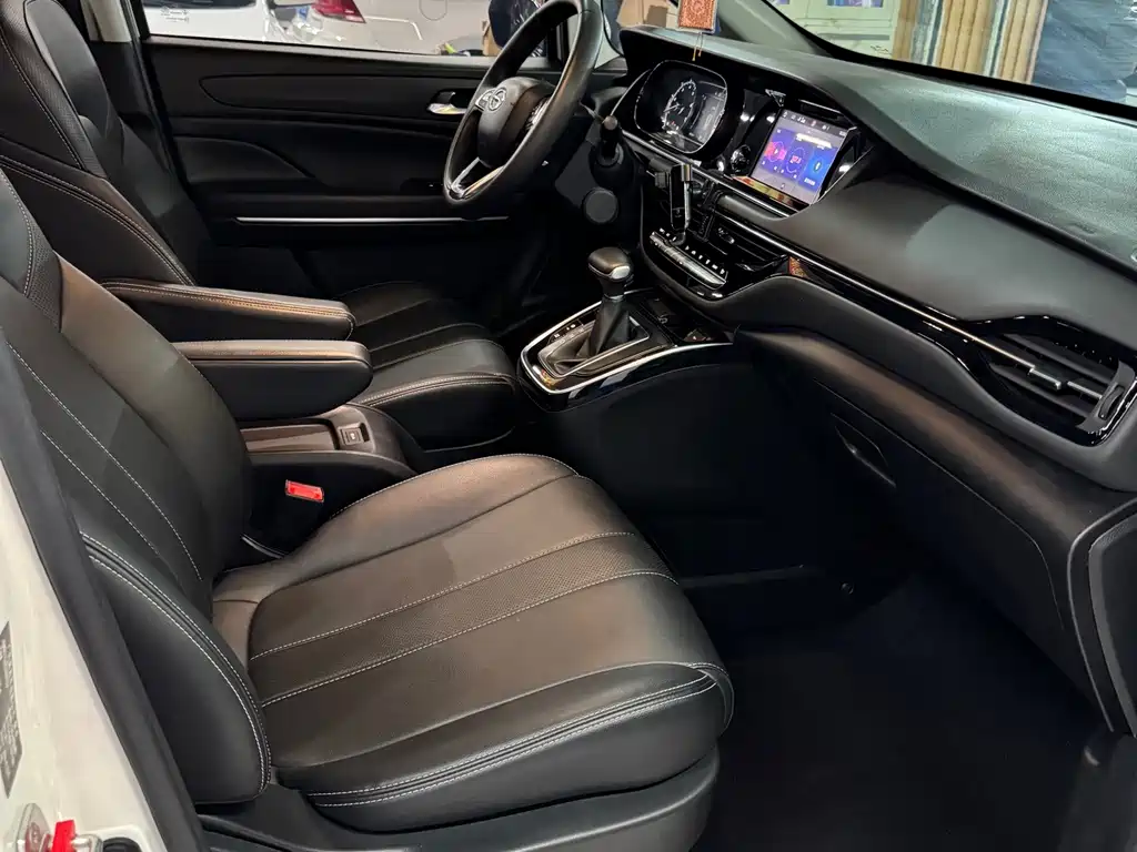 GAC Motor Trumpchi M6 — миниатюра 8