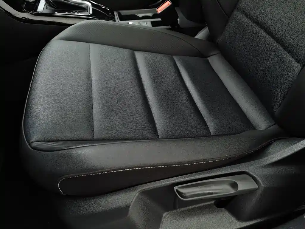 Volkswagen T-Roc — миниатюра 20