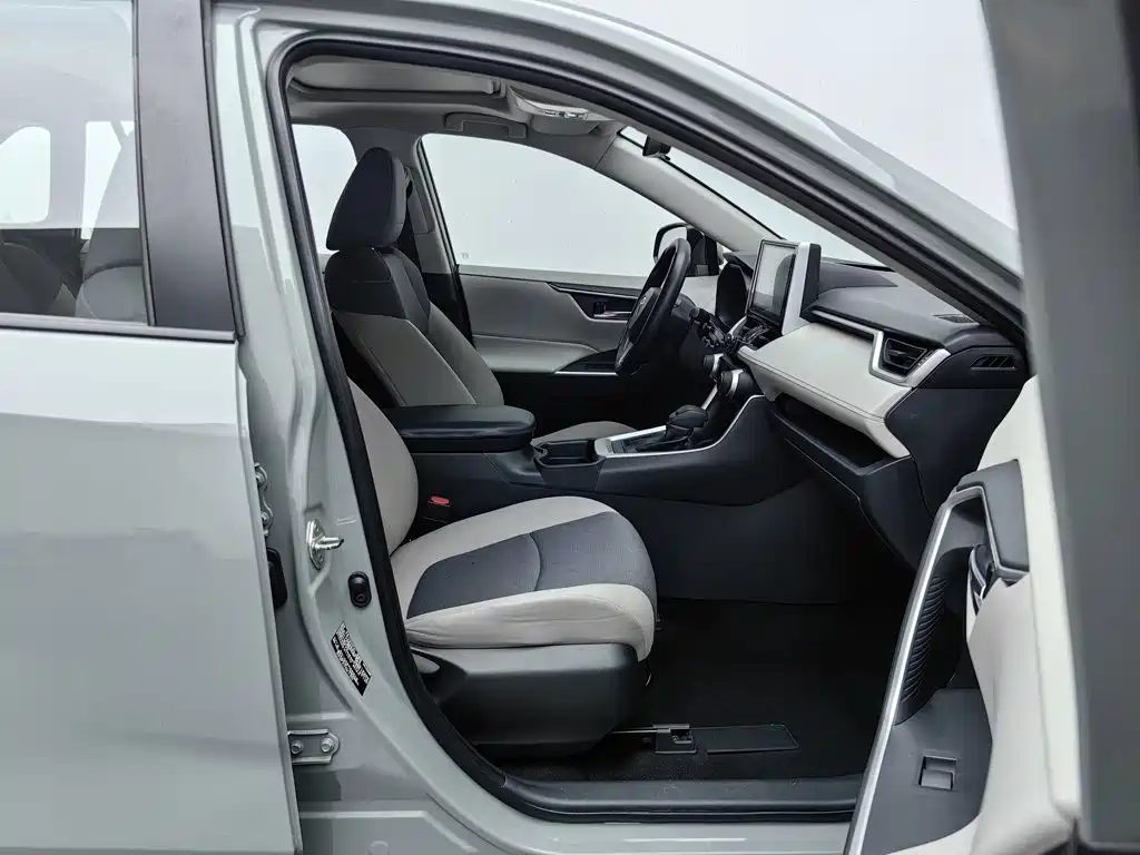Toyota RAV4 — миниатюра 23