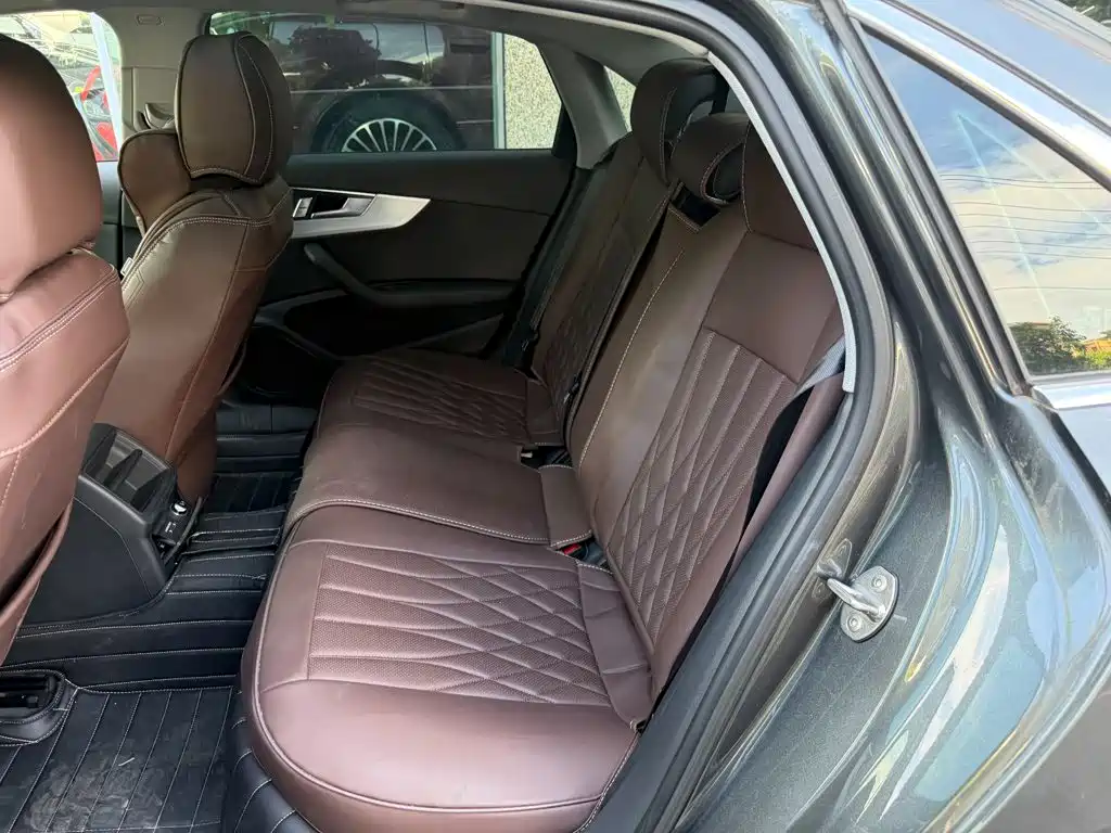 Audi A4L — миниатюра 12
