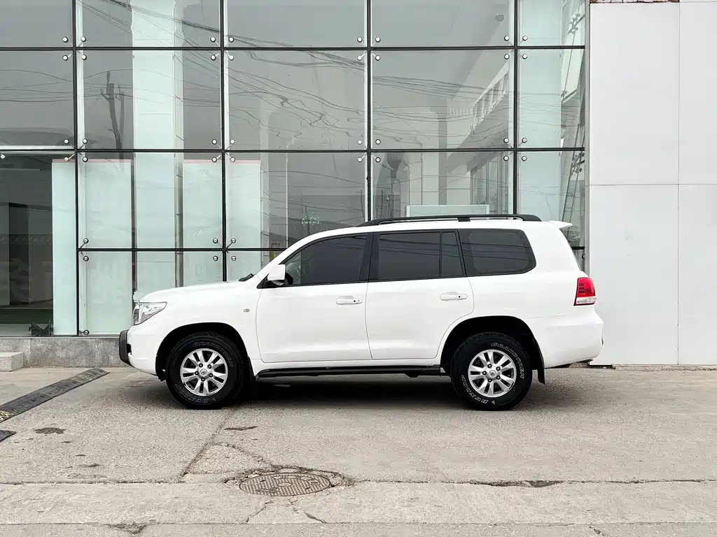 Toyota Land Cruiser 2010 4.7L AT VX