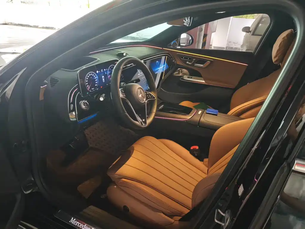 Mercedes-Benz E-Class — миниатюра 6