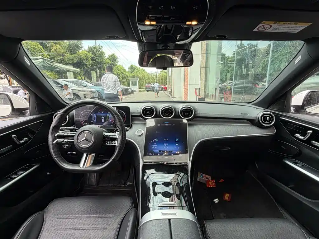 Mercedes-Benz C-Class — миниатюра 13