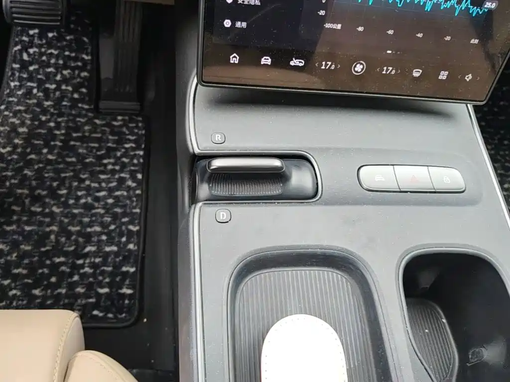 NIO ET5T — миниатюра 14