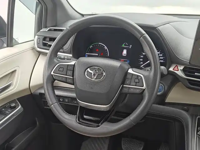 Toyota Sienna — миниатюра 10