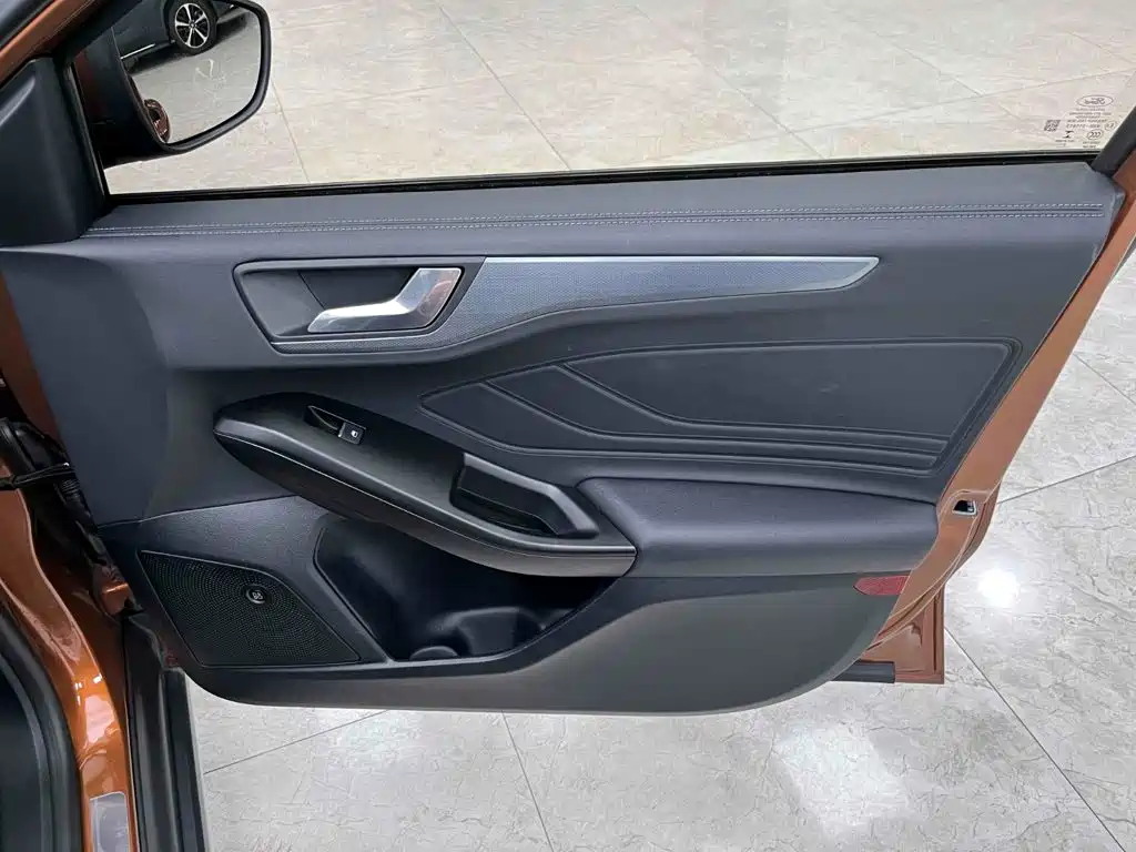 Ford Focus Active — миниатюра 12