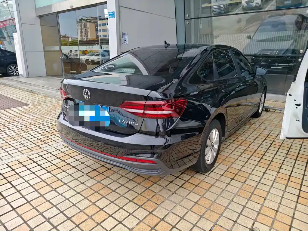 Volkswagen Lavida — миниатюра 6