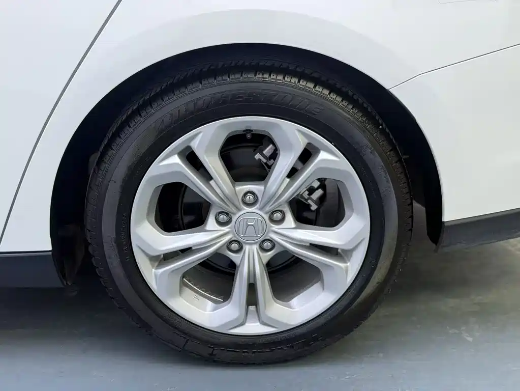 Honda Accord — миниатюра 12