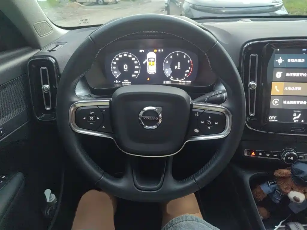 Volvo XC40 — миниатюра 3