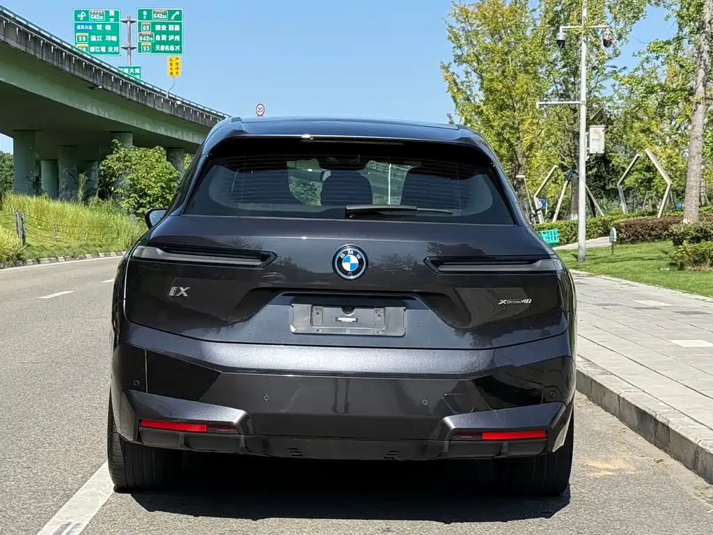 BMW iX — миниатюра 3