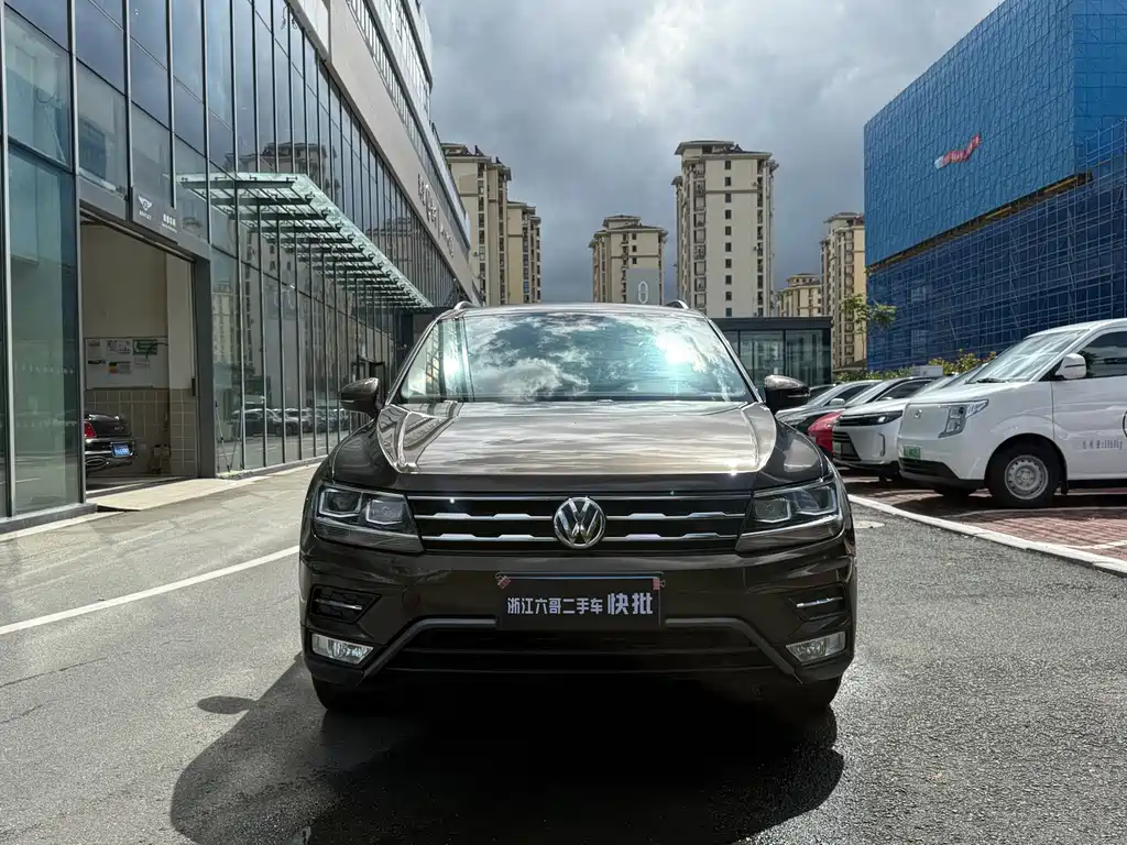 Volkswagen Tiguan L — миниатюра 2