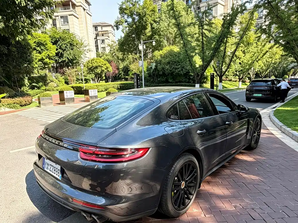 Porsche Panamera — миниатюра 6