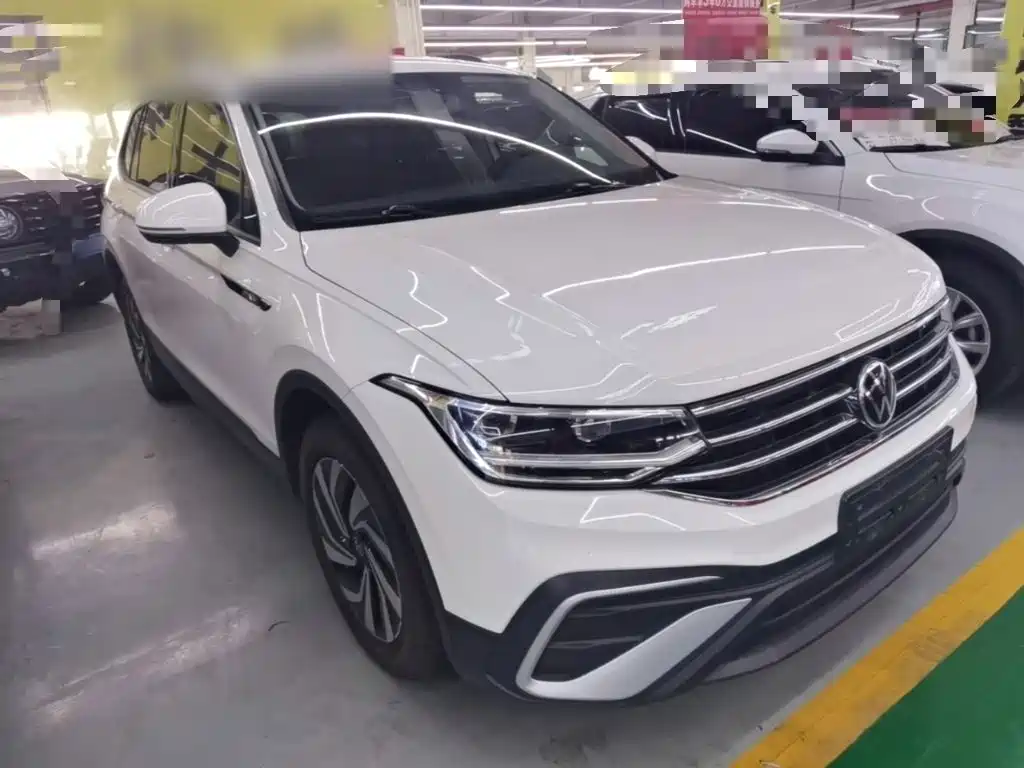 Volkswagen Tiguan L — миниатюра 4
