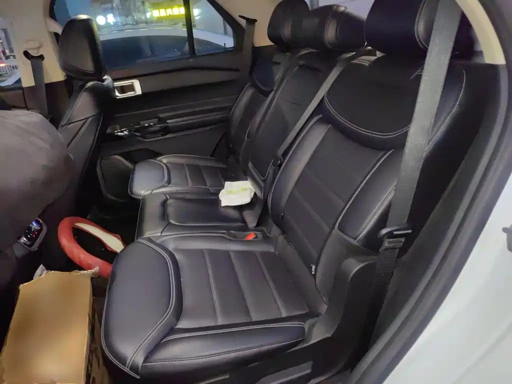 Ford Explorer — миниатюра 13