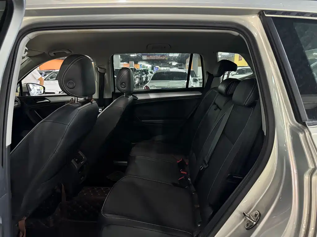 Volkswagen Tiguan L — миниатюра 5