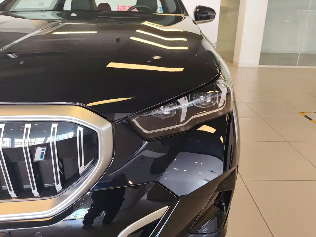 BMW i5 2025 eDrive 40L M Sport