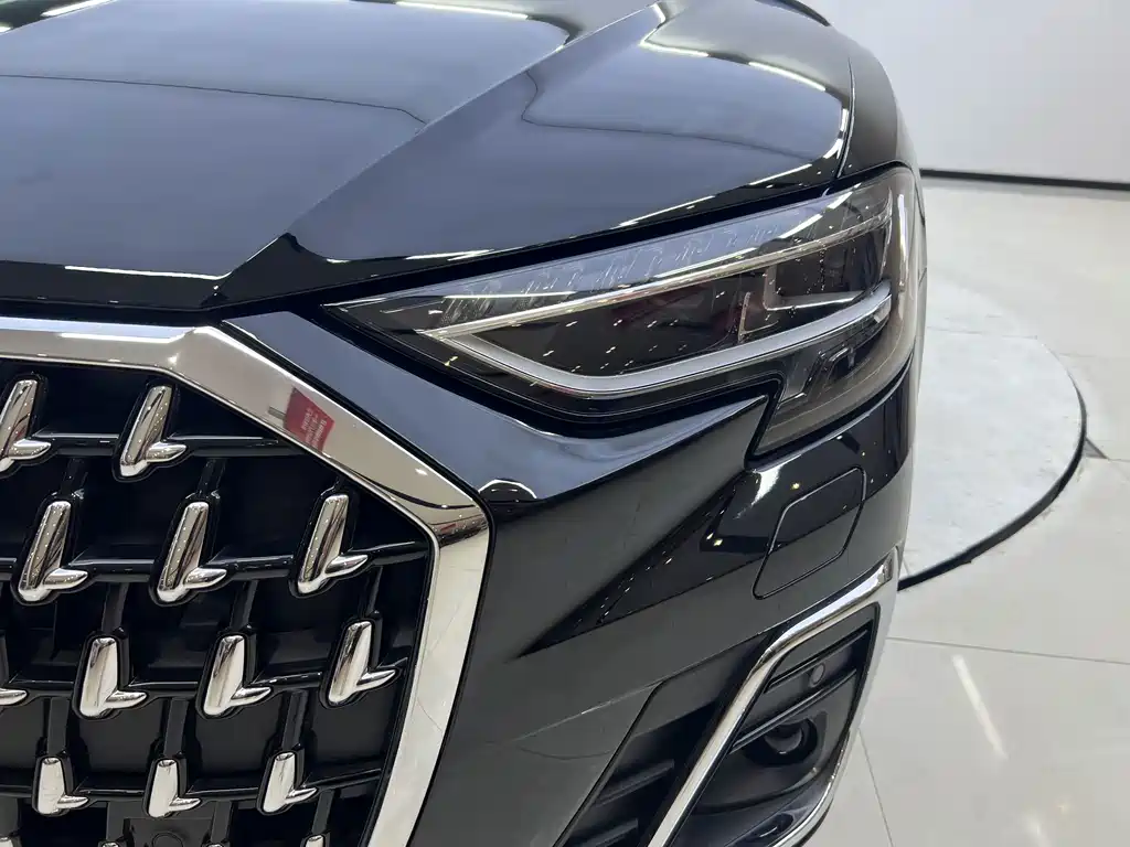 Audi A8 — миниатюра 6