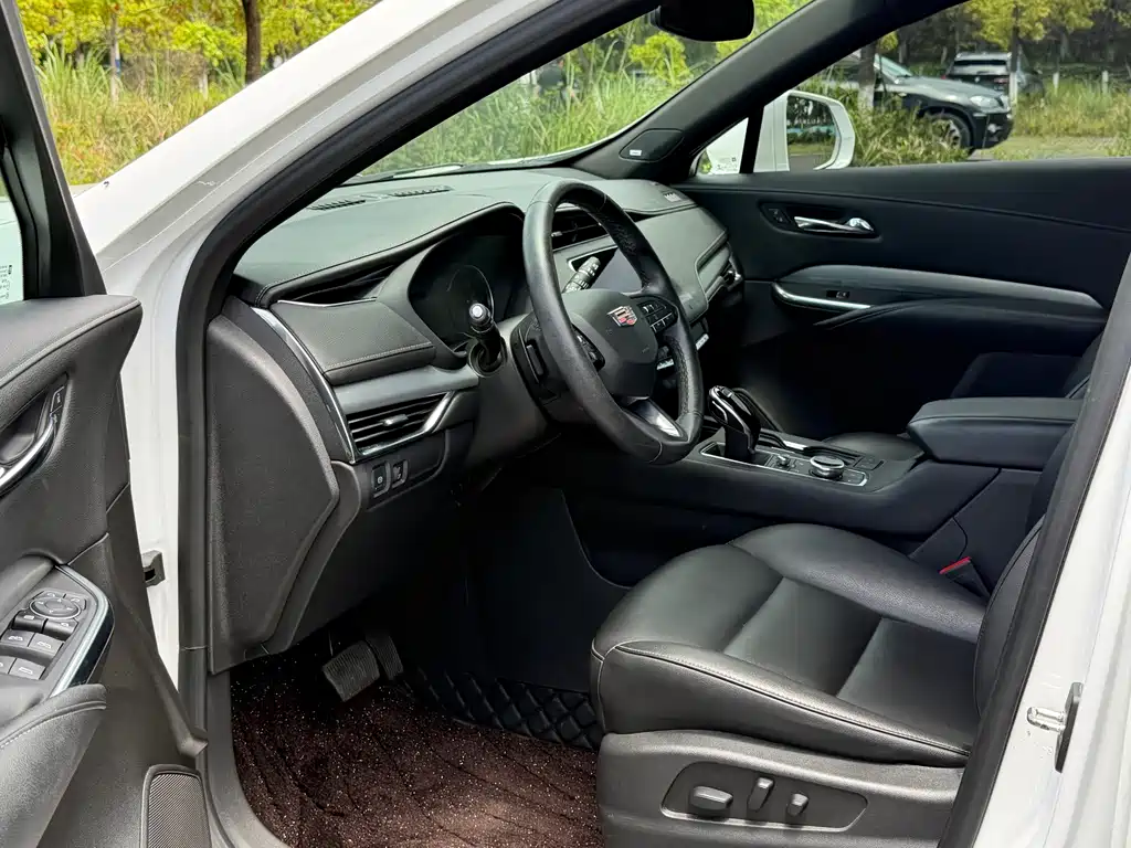 Cadillac XT4 2020 28T Luxury
