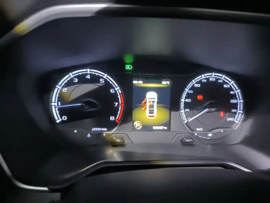 Geely Vision X6 — миниатюра 12