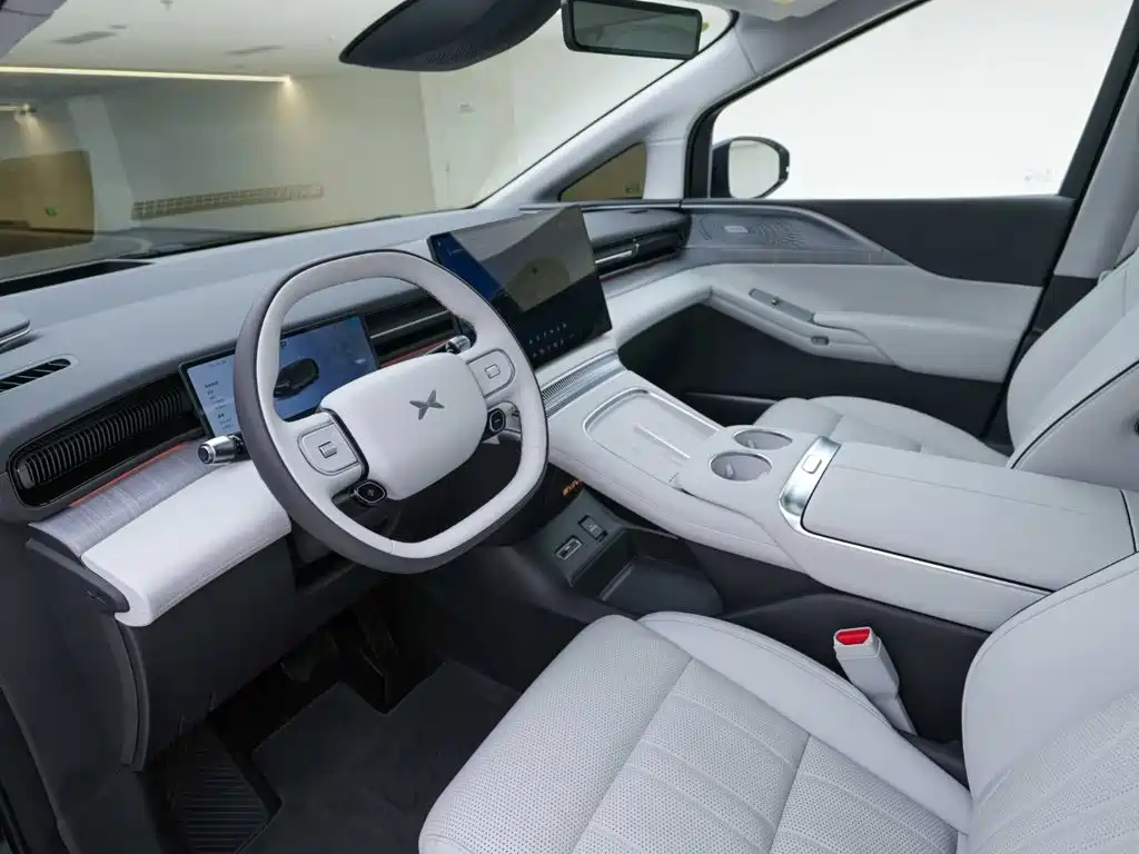 XPeng X9 — миниатюра 12