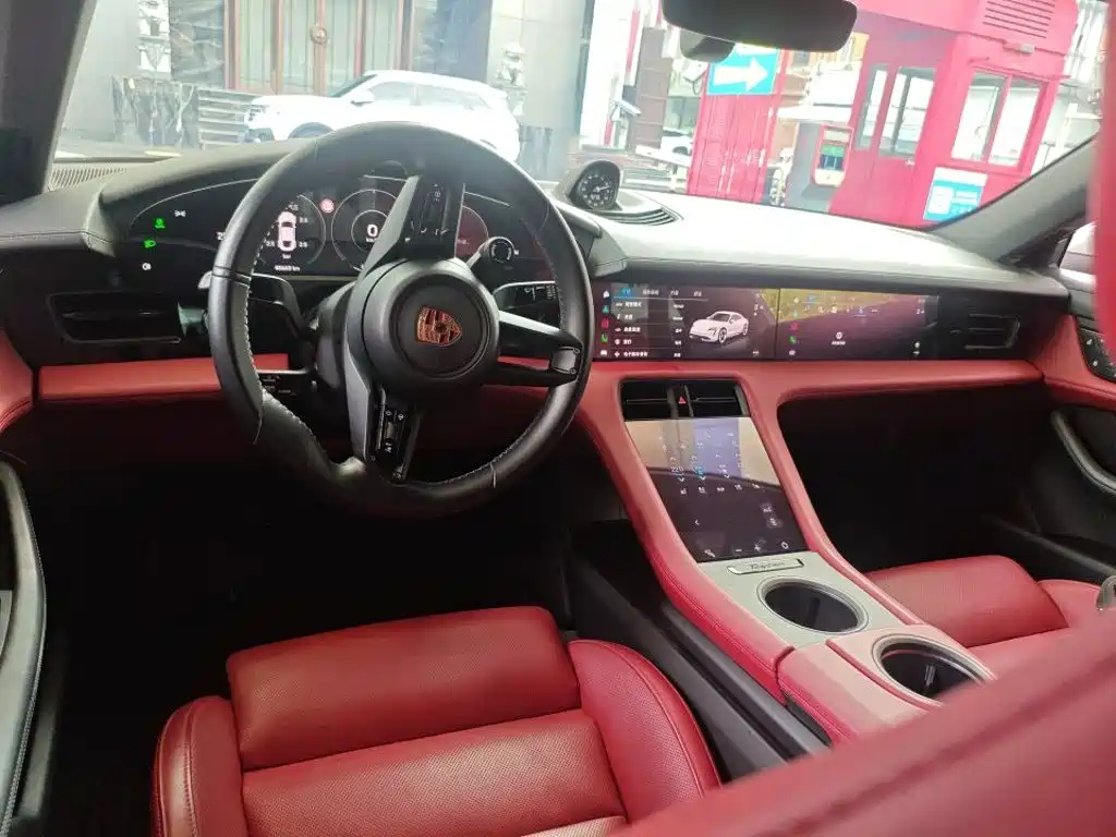 Porsche Taycan — миниатюра 3