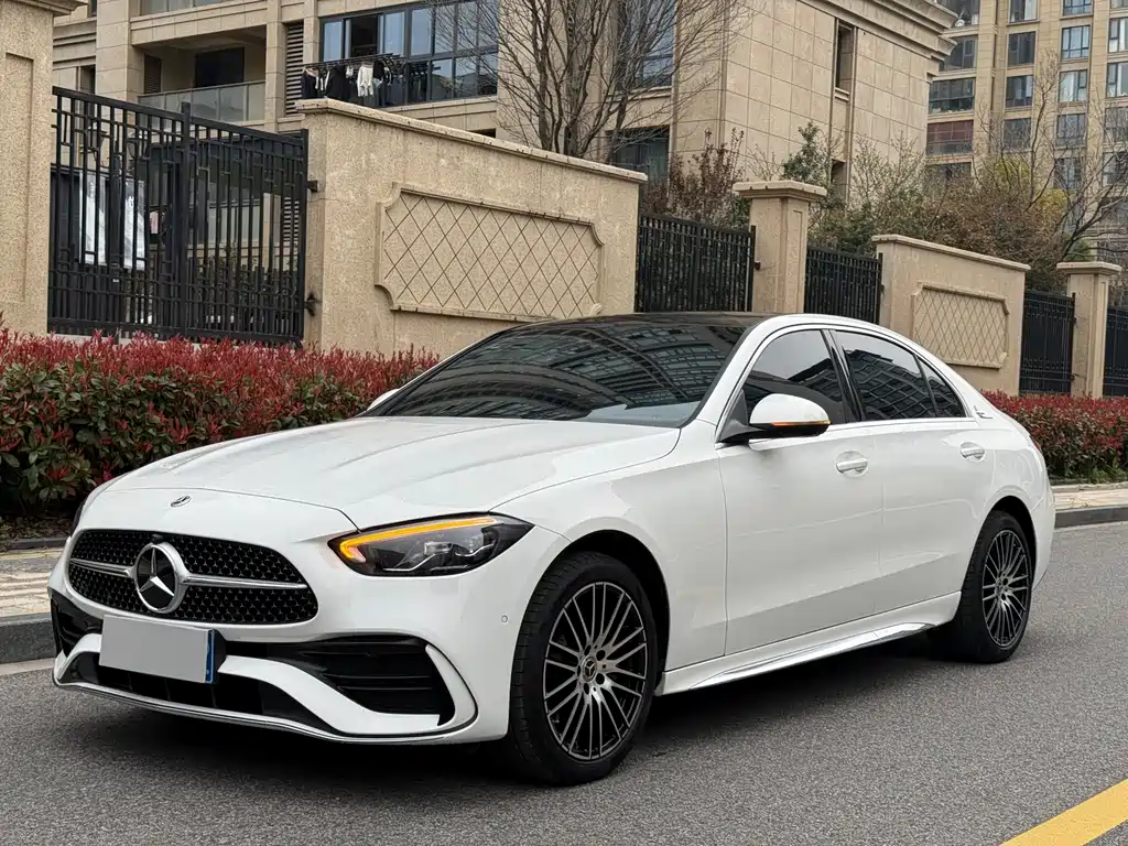 Mercedes-Benz C-Class 2024