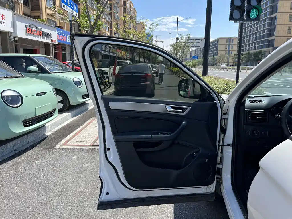 Qoros Qoros 5 — миниатюра 13