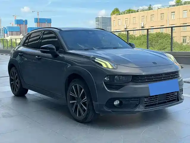 2021 Lynk & Co 02