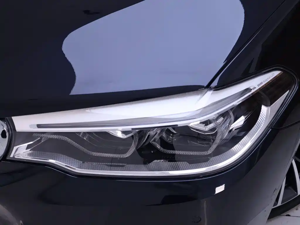 BMW 5 Series — миниатюра 4