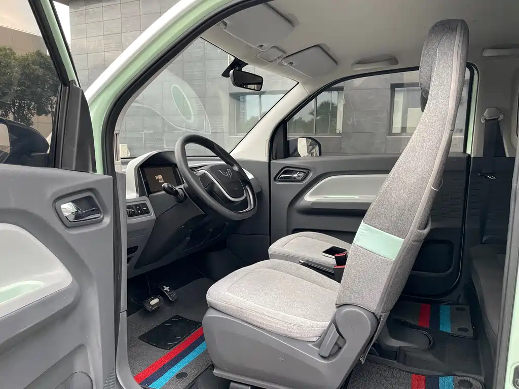 Wuling MINIEV — миниатюра 6