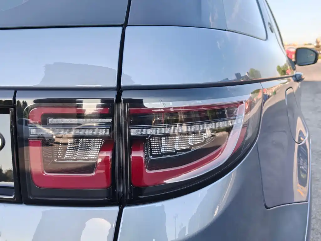 Land Rover Discovery Sport — миниатюра 9
