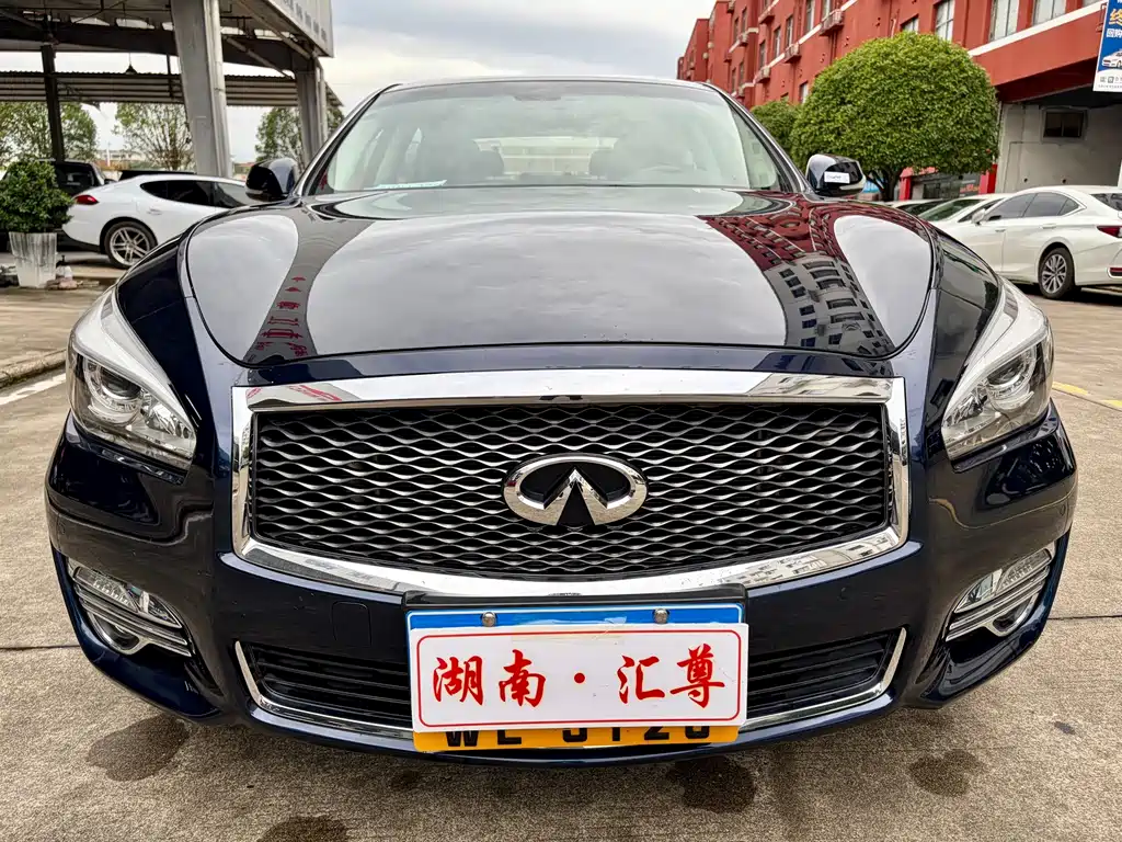 Infiniti Q70 — миниатюра 2