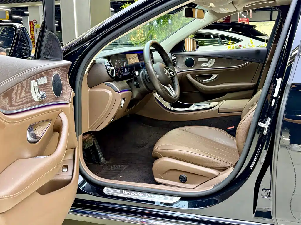Mercedes-Benz E-Class — миниатюра 4