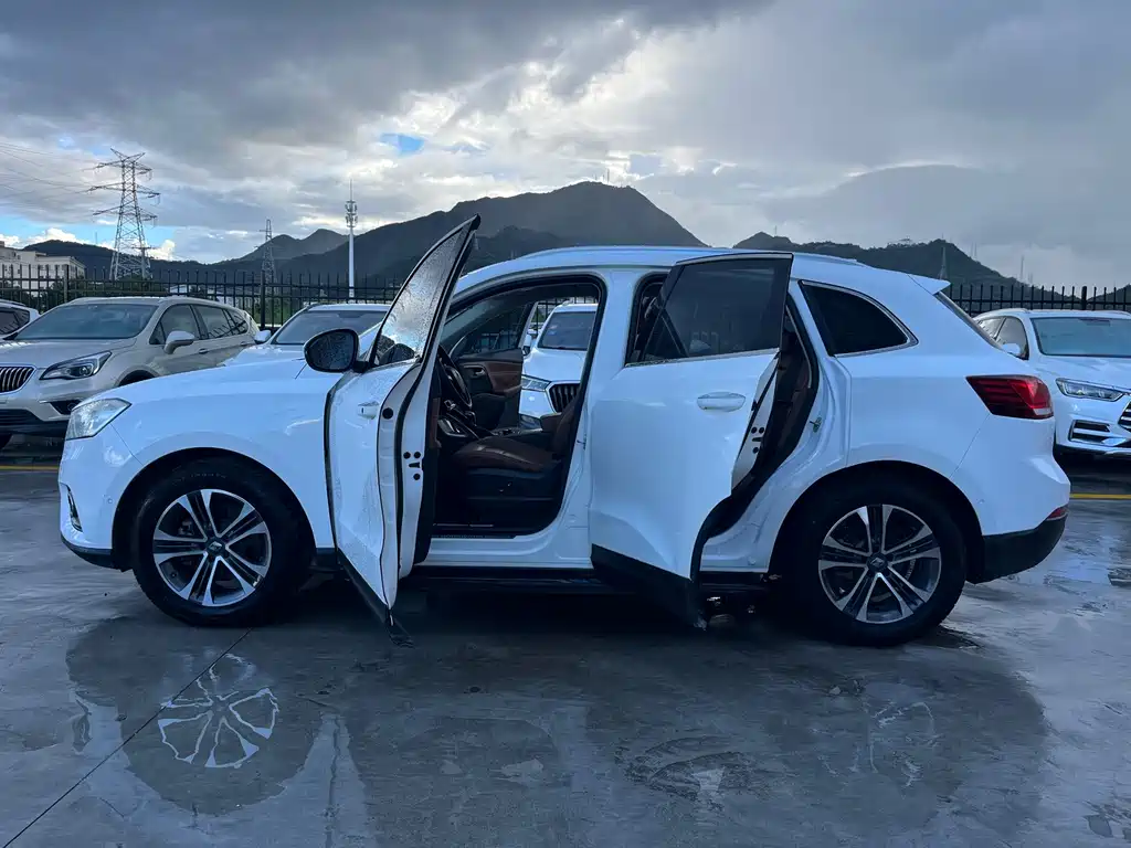 Borgward BX7 — миниатюра 16
