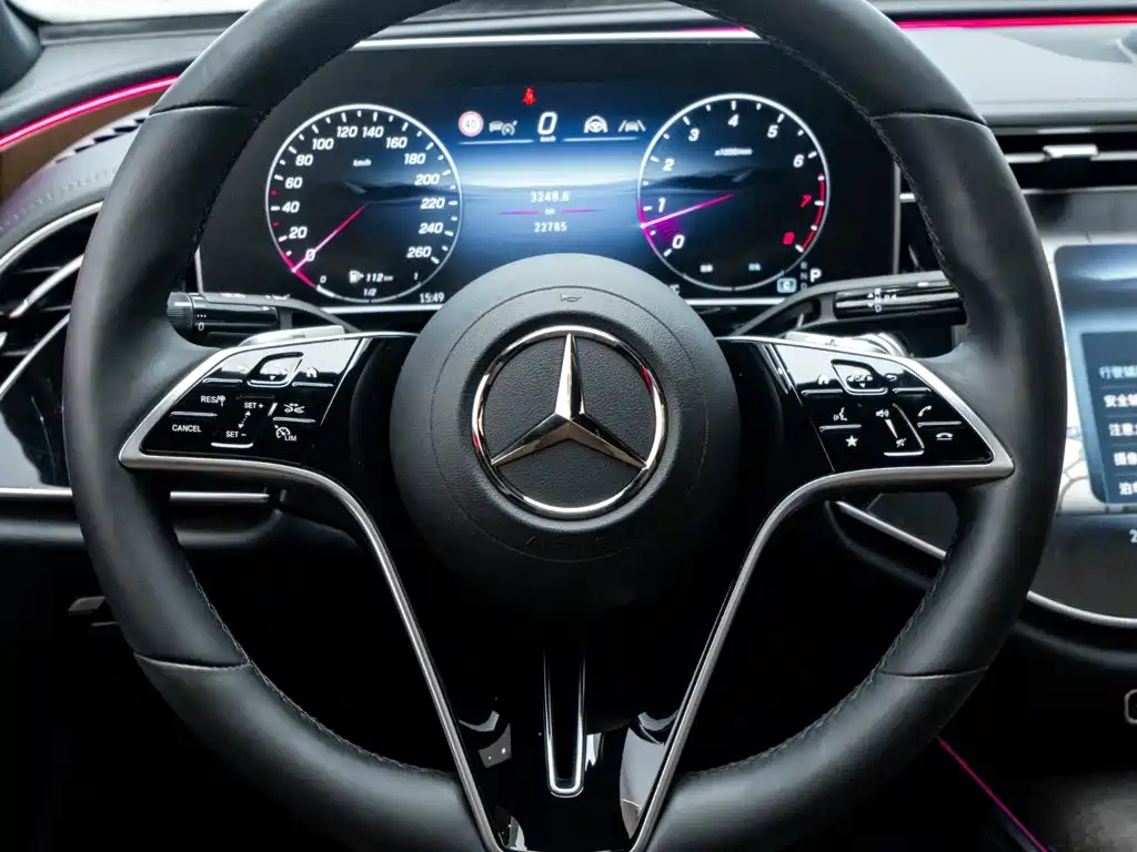 Mercedes-Benz E-Class — миниатюра 16