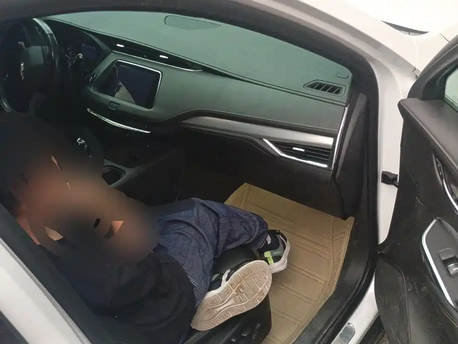 Cadillac XT4 — миниатюра 8