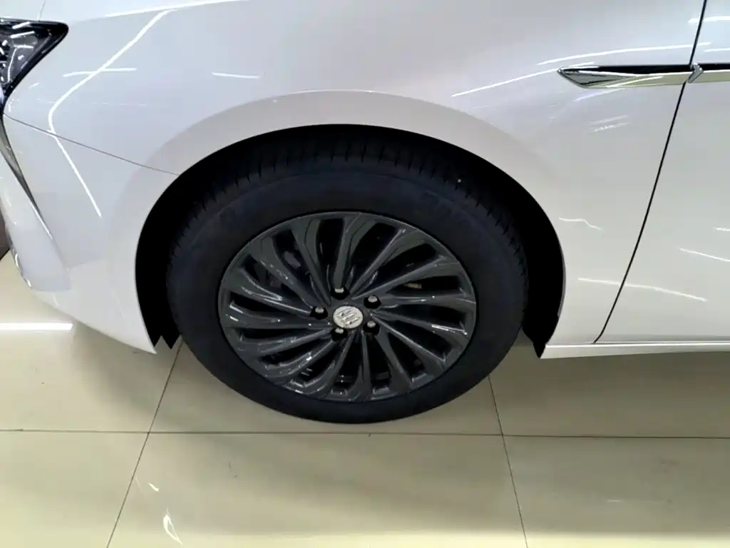 Buick LaCrosse — миниатюра 23