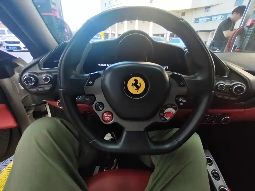 Ferrari 488 — миниатюра 6