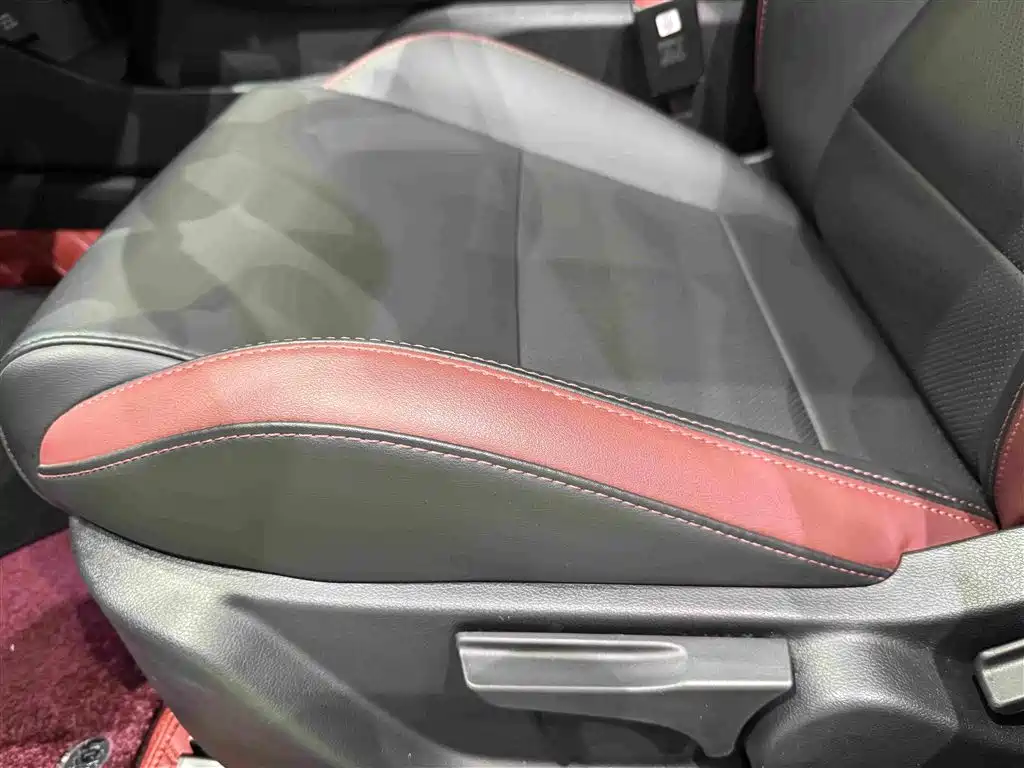 Geely Binyue — миниатюра 18