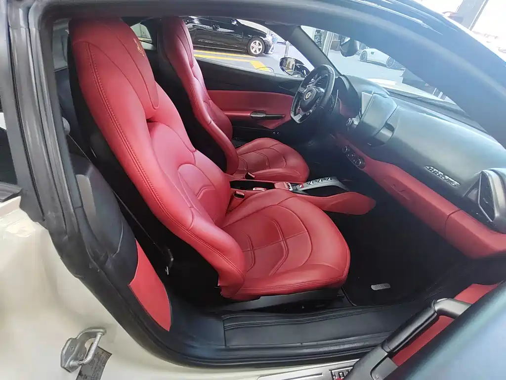 Ferrari 488 — миниатюра 9