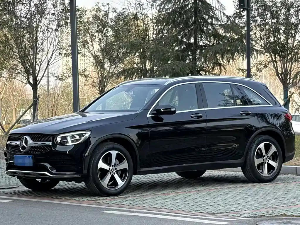 MERCEDES-BENZ GLC
